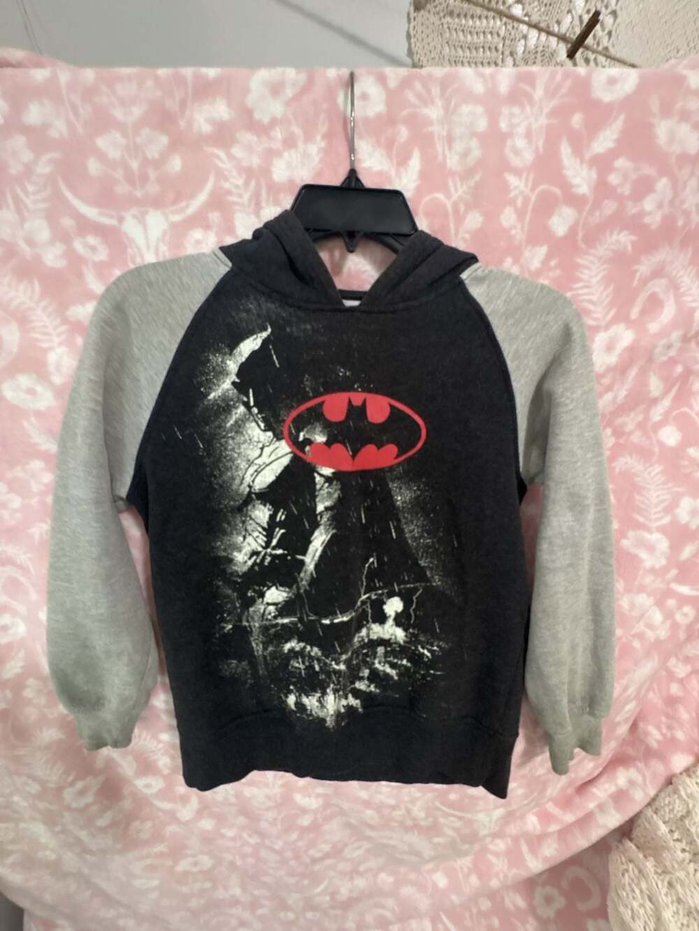 Batman DC Comics Boys Raglan Sleeve Pullover Hoodie Black and Gray Size 10/12